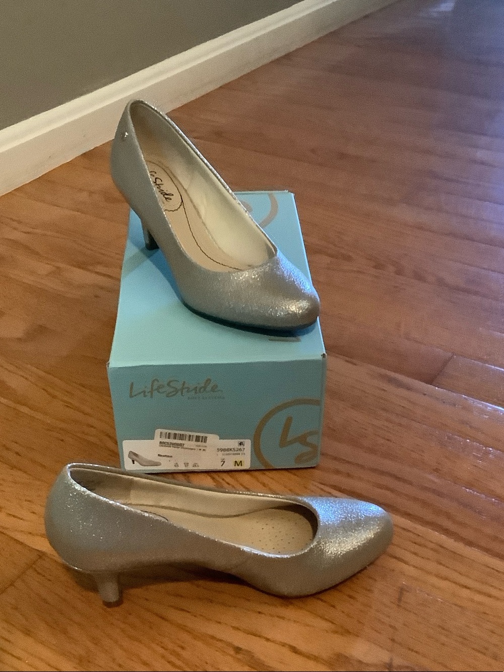 Life Stride Silver Glitter Mid Heel Pumps (NWB)